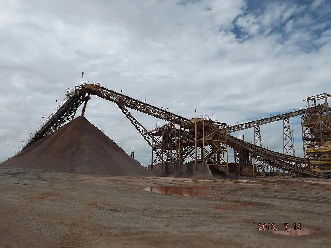 THE BIG MINE IN AMAZON RAINFOREST BRAZIL - panoramio