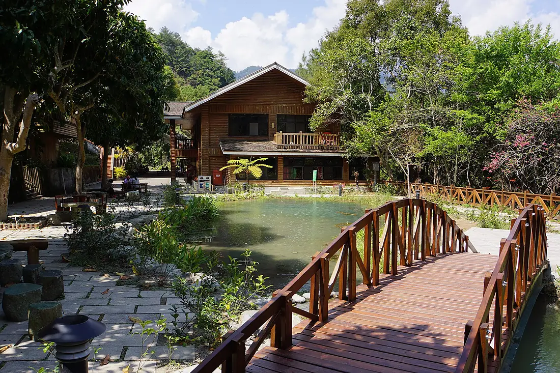 Eco Pond at Baxianshan 八仙山生態池 - panoramio