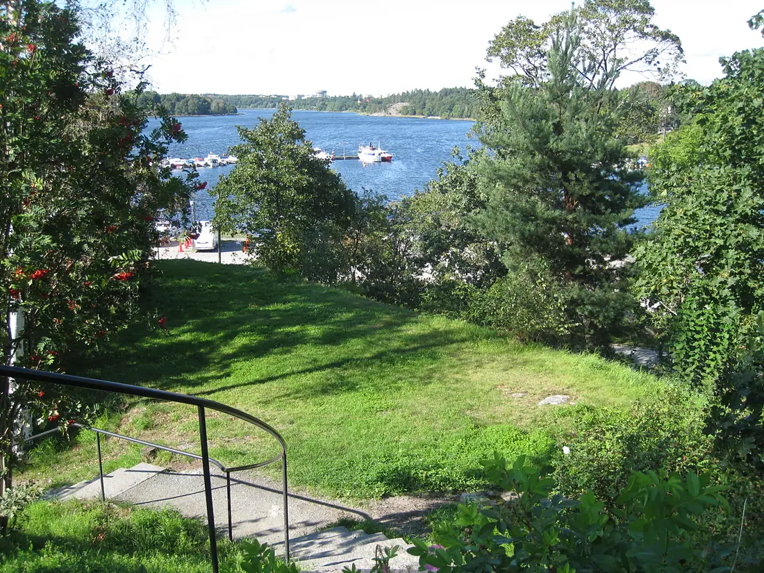 Bellevueparken, Stockholm, utanför Carl Eldhs ateljémuseum, 2014b