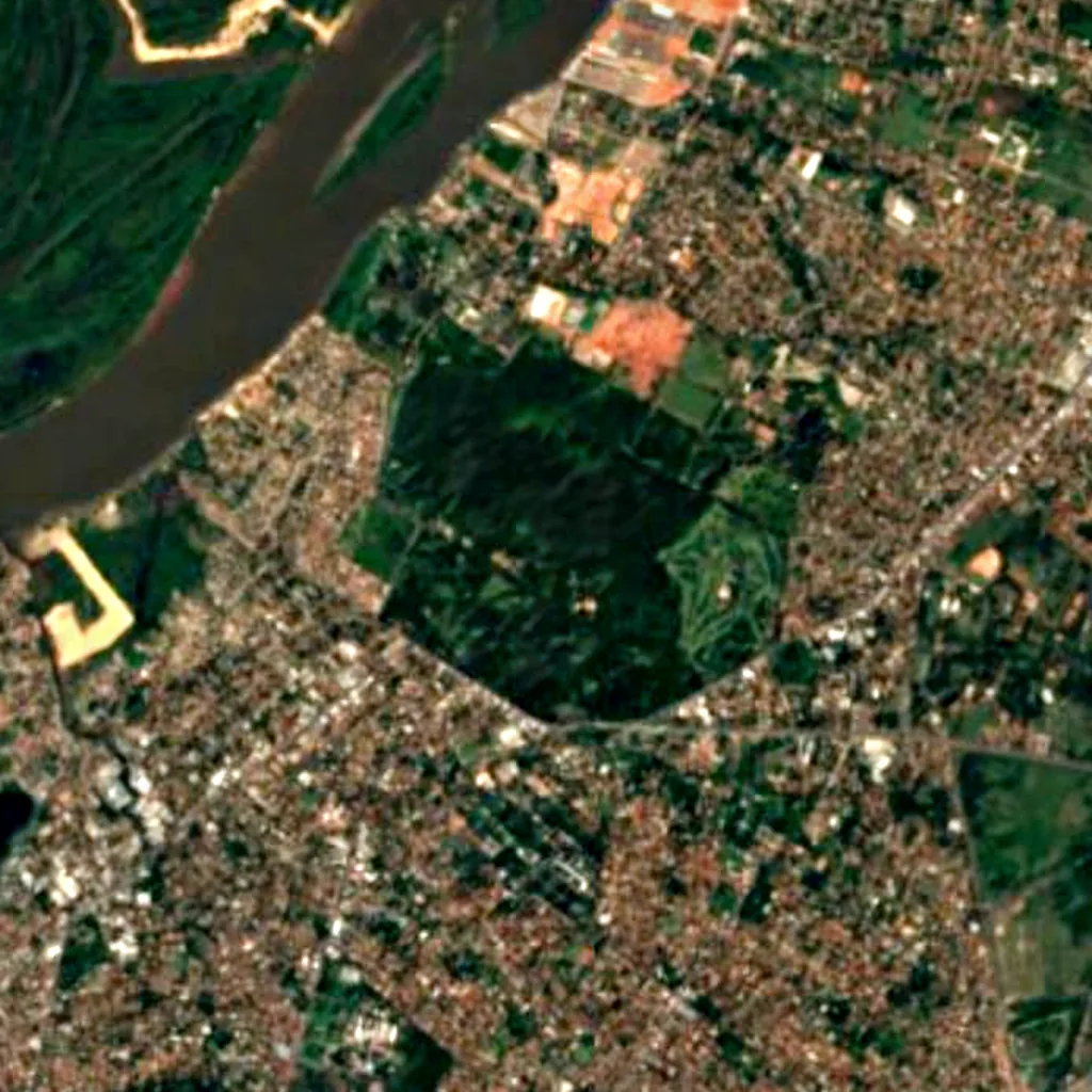 Botanical Garden and Zoo of Asunción seen from above (Sentinel-2)