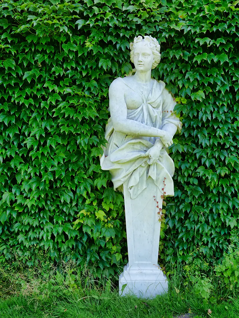 A statue at Herrenhausen garden