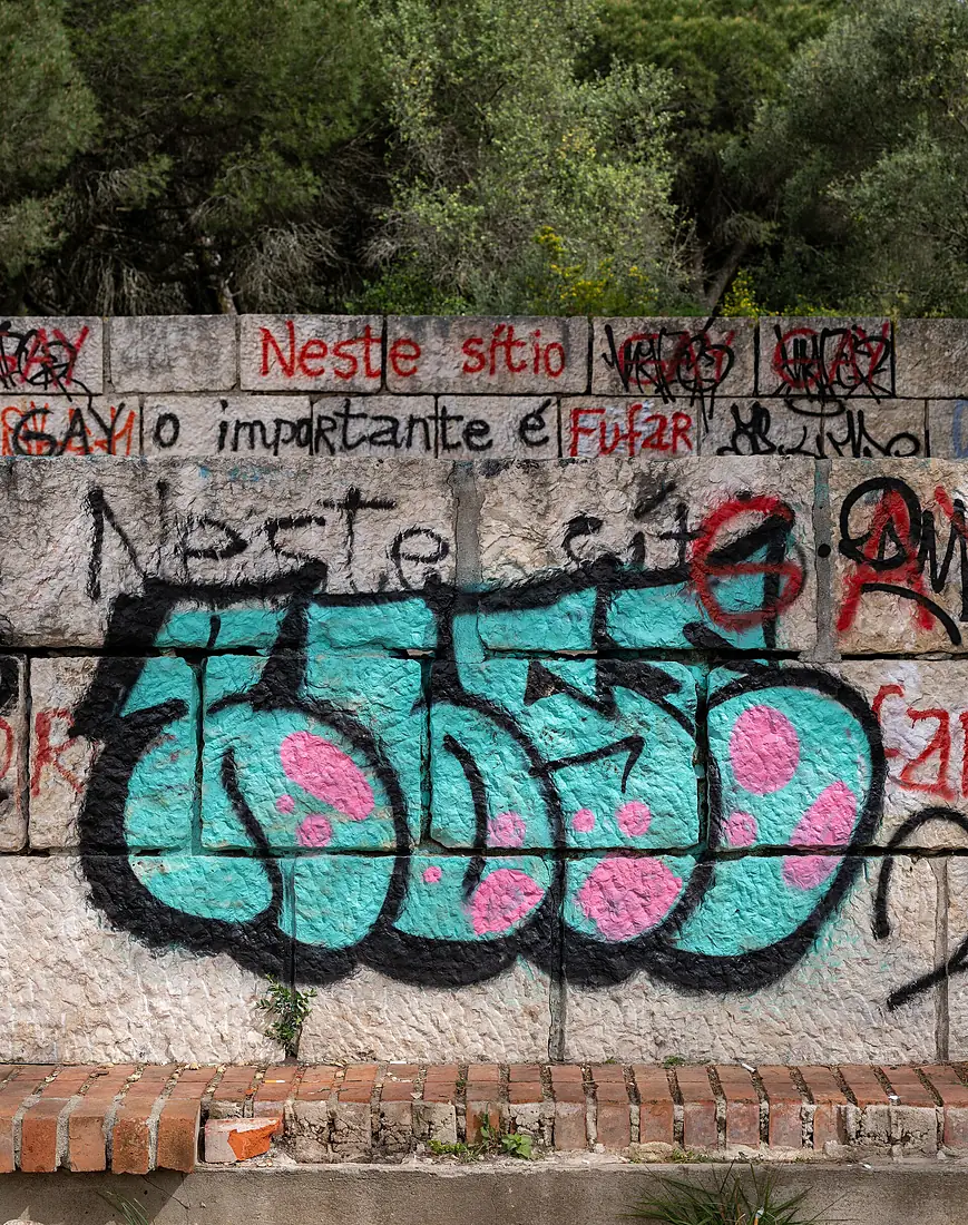 Graffiti, Keil do Amaral viewpoint, Parque Florestal de Monsanto, Lisbon, Portugal julesvernex2