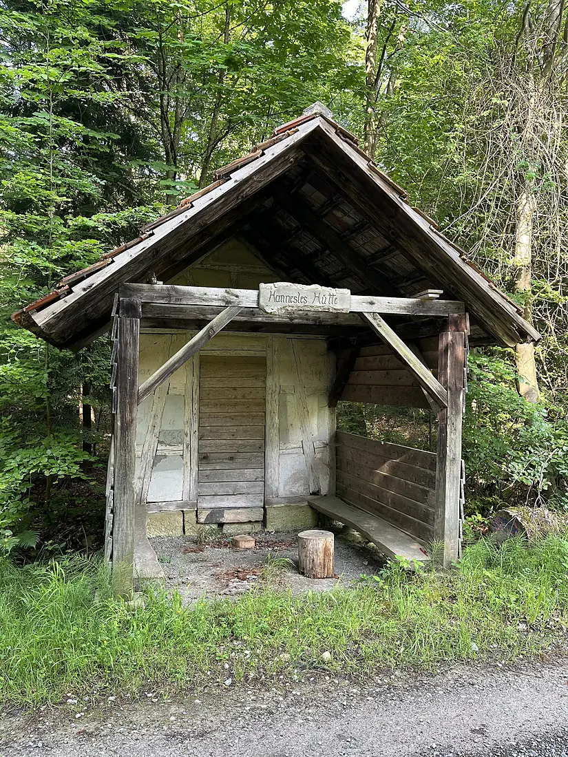 Hannesles Hütte im Rammert beim Dußlinger Wasserreservoir