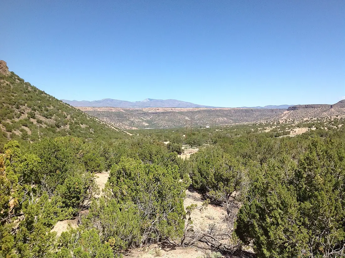 An expansive view of the high desert landscape at the Santa Fe National Forest near Santa Fe, NM (3731ddd0-f6f4-4252-994f-bb29b9b2a1b8)