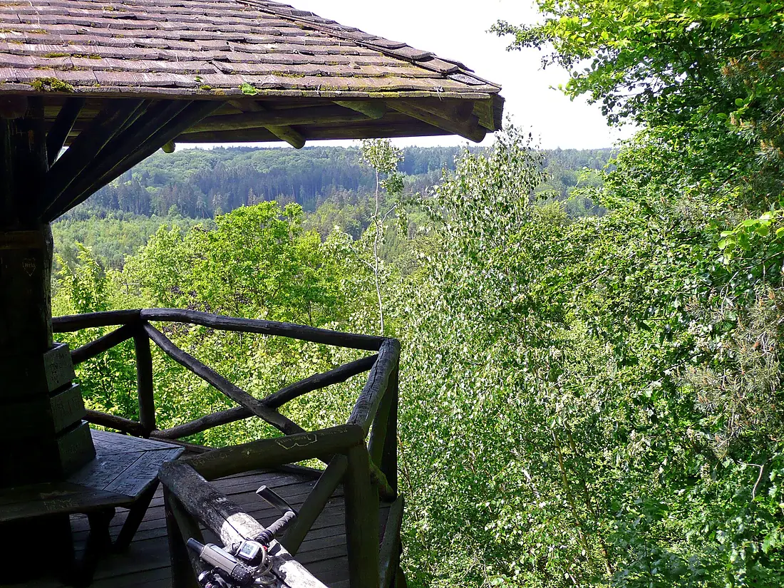 Beim Bromberg im Naturpark Schönbuch, Der Blick von der Falkenkopfhütte in das Goldersbachtal - panoramio